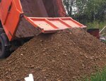 фото Доставка грунта для отсыпки — выравнивание участков и создание надёжных оснований!
