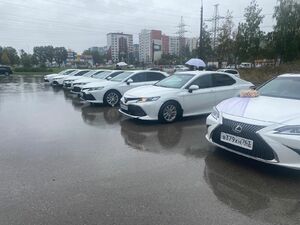 Лого Бизнес такси аэропорт такси TOYOTA CAMRY - LEXUS Междугороднее VIP такси.